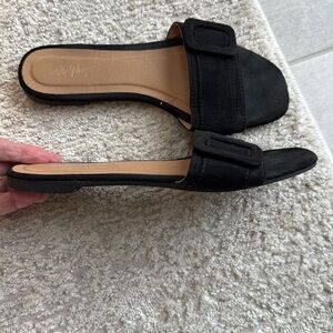 Gently Worn Charlie Paige Black Suede Buckle Slip-On Sandals - Size 8.5